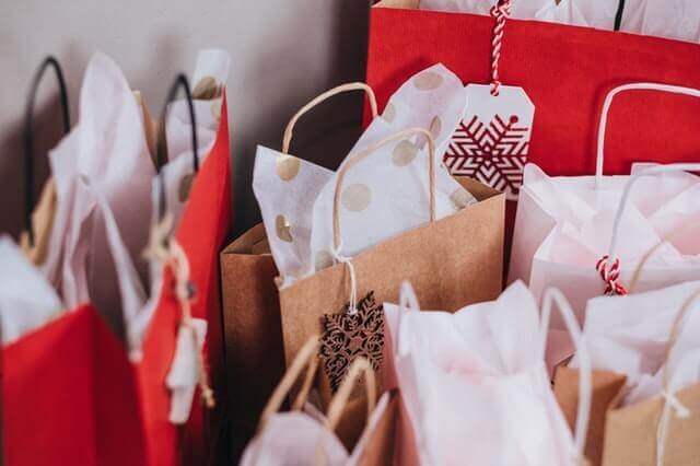 Christmas Shopping in the Workplace – an Essential Guide